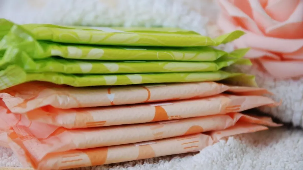 ആര്‍ത്തവ ആരോഗ്യം മൗലികാവകാശം, വിദ്യാലയങ്ങളില്‍ സൗജന്യമായി സാനിറ്ററി പാഡുകള്‍ നല്‍കണം: സുപ്രിം കോടതി