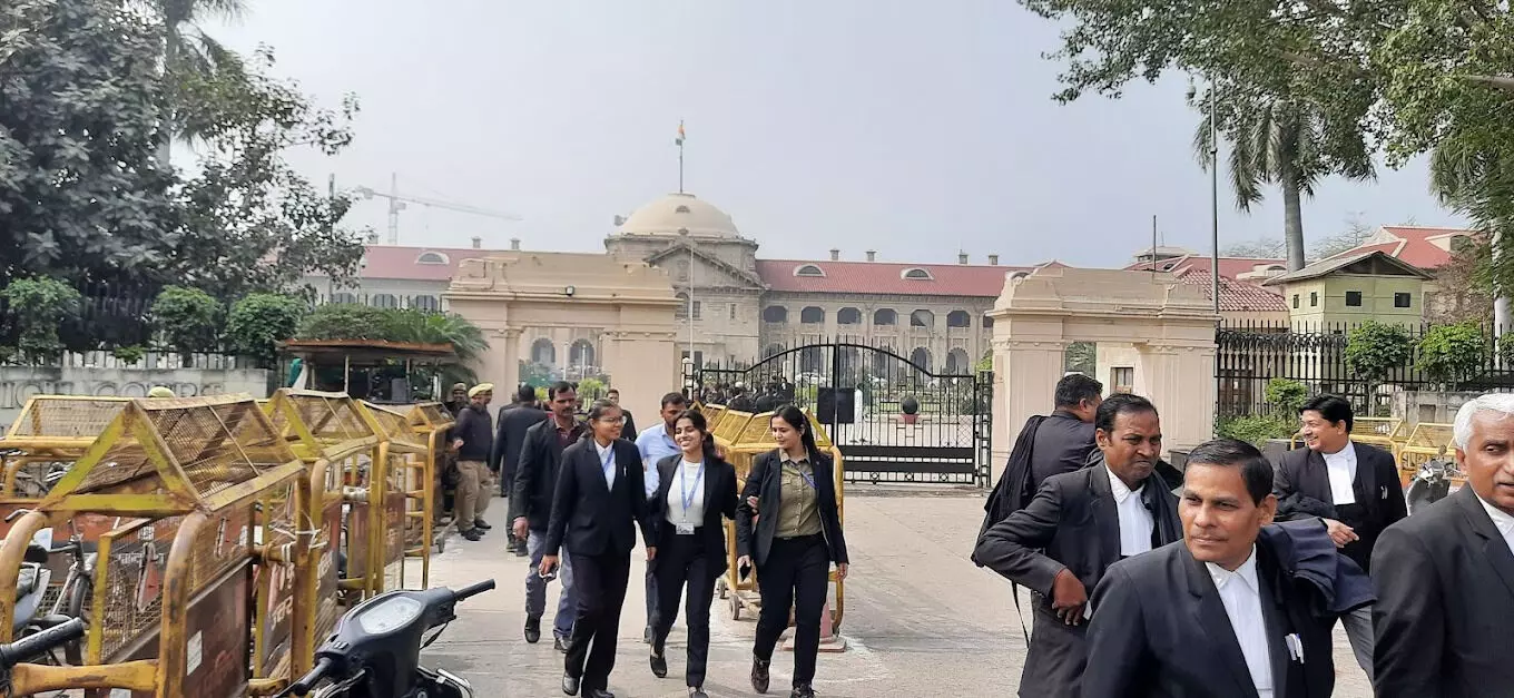 ശിക്ഷിക്കാനുള്ള അധികാരം പോലിസിനല്ല, ജുഡീഷ്യറിക്ക്; പ്രതികളുടെ കാലിനു താഴെ വെടിവച്ചിടുന്ന യുപി പോലിസിന്റെ നടപടിക്കെതിരേ അലഹബാദ് ഹൈക്കോടതി ശിക്ഷിക്കാനുള്ള അധികാരം പോലിസിനല്ല, ജുഡീഷ്യറിക്ക്; പ്രതികളുടെ കാലിനു താഴെ വെടിവച്ചിടുന്ന യുപി പോലിസിന്റെ നടപടിക്കെതിരേ അലഹബാദ് ഹൈക്കോടതി