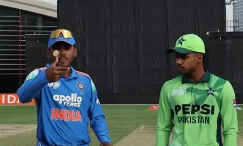 അണ്ടര്‍ 19 ലോകകപ്പില്‍ ടോസിനിടെ പാക് നായകനെ മൈതാനമധ്യത്തില്‍ അവഗണിച്ച് ആയുഷ് മാത്രെ