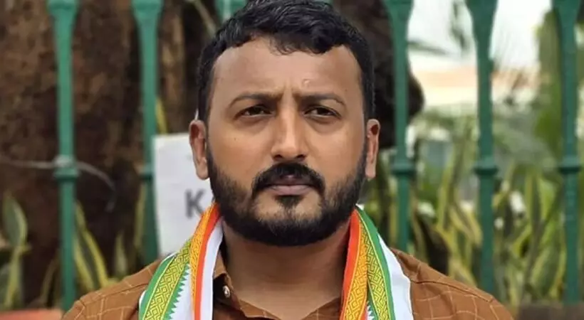 രാഹുല് മാങ്കൂട്ടത്തിലിന്റെ എംഎല്എ അയോഗ്യതയില് നിയമസഭ പ്രിവിലേജ് കമ്മിറ്റിയുടെ യോഗം ഇന്ന് രാഹുല് മാങ്കൂട്ടത്തിലിന്റെ എംഎല്എ അയോഗ്യതയില് നിയമസഭ പ്രിവിലേജ് കമ്മിറ്റിയുടെ യോഗം ഇന്ന്