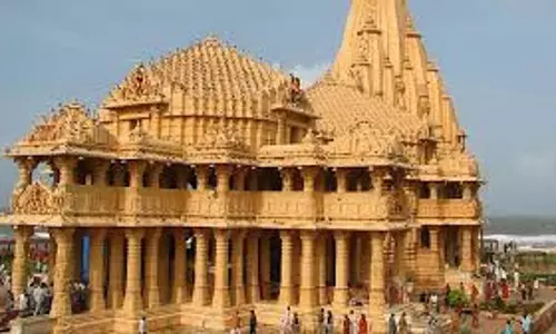 അഹിന്ദുക്കളുടെ ക്ഷേത്ര പ്രവേശനം തടയുന്ന ചട്ടം കാലാനുസൃതമായി പരിഷ്കരിക്കണം, നിയമങ്ങള് സാമൂഹിക ഐക്യം തകര്ക്കരുത്: ഹൈക്കോടതി അഹിന്ദുക്കളുടെ ക്ഷേത്ര പ്രവേശനം തടയുന്ന ചട്ടം കാലാനുസൃതമായി പരിഷ്കരിക്കണം, നിയമങ്ങള് സാമൂഹിക ഐക്യം തകര്ക്കരുത്: ഹൈക്കോടതി