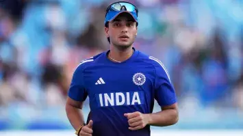 ഇന്ത്യയുടെ വെടിക്കെട്ട് താരം അഭിഷേക് ശര്‍മ ആശുപത്രിയില്‍, അടുത്ത മല്‍സരം കളിക്കില്ല, പകരം സഞ്ജുവിന് സാധ്യത