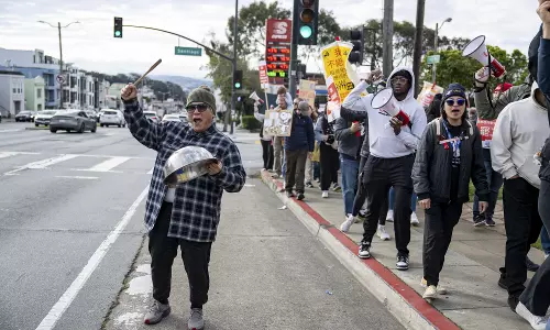 ശമ്പളമില്ല, അമേരിക്കയിൽ അധ്യാപക സമരം നാലാം ദിവസത്തിലേക്ക്