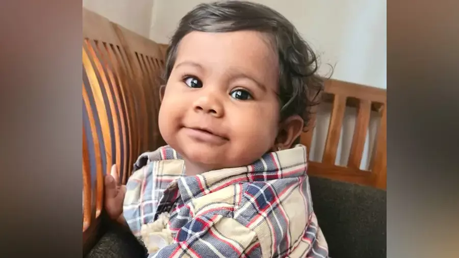 10 മാസം പ്രായമുള്ള കുഞ്ഞിന്റെ അവയവങ്ങള് ദാനം ചെയ്യാന് മാതാപിതാക്കള് 10 മാസം പ്രായമുള്ള കുഞ്ഞിന്റെ അവയവങ്ങള് ദാനം ചെയ്യാന് മാതാപിതാക്കള്