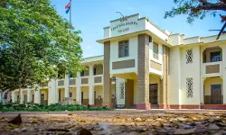 എസ്ഡി കോളജില് പരീക്ഷ നടത്തിപ്പില് ഗുരുതര വീഴ്ച; ഒന്നാം സെമസ്റ്റര് പരീക്ഷയുടെ ചോദ്യപേപ്പര് മാറി നല്കി, പരീക്ഷാഫലം തടഞ്ഞ് സര്വകലാശാല എസ്ഡി കോളജില് പരീക്ഷ നടത്തിപ്പില് ഗുരുതര വീഴ്ച; ഒന്നാം സെമസ്റ്റര് പരീക്ഷയുടെ ചോദ്യപേപ്പര് മാറി നല്കി, പരീക്ഷാഫലം തടഞ്ഞ് സര്വകലാശാല