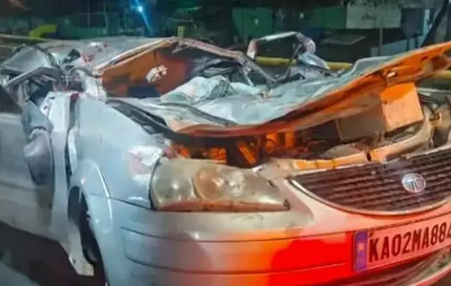 ബെംഗളൂരുവില് കാര് ബസ്സിലിടിച്ച് അപകടം; അഞ്ചു മരണം ബെംഗളൂരുവില് കാര് ബസ്സിലിടിച്ച് അപകടം; അഞ്ചു മരണം