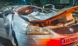 ബെംഗളൂരുവില് കാര് ബസ്സിലിടിച്ച് അപകടം; അഞ്ചു മരണം ബെംഗളൂരുവില് കാര് ബസ്സിലിടിച്ച് അപകടം; അഞ്ചു മരണം