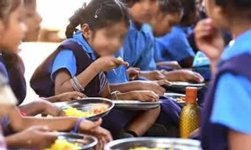 കോഴിക്കോട്ട് ഗവ. റെസിഡന്ഷ്യല് സ്കൂളില് ഭക്ഷ്യവിഷബാധ; ഛര്ദിയും വയറുവേദനയും, 31 കുട്ടികള് ചികില്സ തേടി കോഴിക്കോട്ട് ഗവ. റെസിഡന്ഷ്യല് സ്കൂളില് ഭക്ഷ്യവിഷബാധ; ഛര്ദിയും വയറുവേദനയും, 31 കുട്ടികള് ചികില്സ തേടി