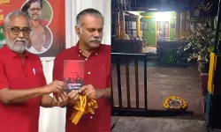 എംഎന് വിജയന്റെ മകന് വിഎസ് അനില്കുമാറിന്റെ വീടിന് മുന്നില് റീത്ത്; പോലിസ് അന്വേഷണം തുടങ്ങി എംഎന് വിജയന്റെ മകന് വിഎസ് അനില്കുമാറിന്റെ വീടിന് മുന്നില് റീത്ത്; പോലിസ് അന്വേഷണം തുടങ്ങി