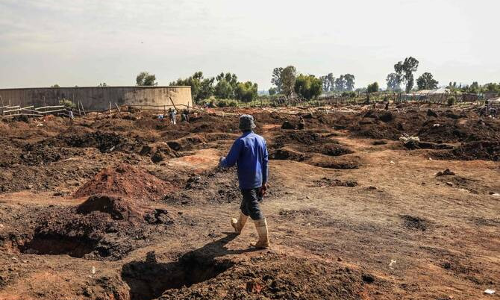 ദക്ഷിണാഫ്രിക്കയിലെ വജ്ര ഖനിയില്‍ അഞ്ച് ഖനിത്തൊഴിലാളികള്‍ മണ്ണിനടിയില്‍ കുടുങ്ങിയതായി റിപോര്‍ട്ട്