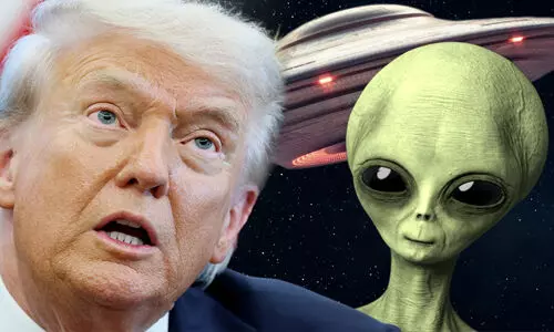 അന്യഗ്രഹ ജീവികളുടെ രഹസ്യ രേഖകള് പുറത്തുവിടാന് ട്രംപിന്റെ നിര്ദേശം അന്യഗ്രഹ ജീവികളുടെ രഹസ്യ രേഖകള് പുറത്തുവിടാന് ട്രംപിന്റെ നിര്ദേശം