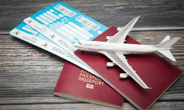 വേനലവധിയും പെരുന്നാളും; യുഎഇ-കേരള വിമാന ടിക്കറ്റ് നിരക്ക് കുത്തനെ കൂട്ടി വിമാനക്കമ്പനികള് വേനലവധിയും പെരുന്നാളും; യുഎഇ-കേരള വിമാന ടിക്കറ്റ് നിരക്ക് കുത്തനെ കൂട്ടി വിമാനക്കമ്പനികള്