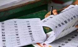 എസ്ഐആര് അന്തിമ പട്ടിക പ്രസിദ്ധീകരിച്ചു; അന്തിമ വോട്ടര്പട്ടികയില് 2.69 കോടി വോട്ടര്മാര് എസ്ഐആര് അന്തിമ പട്ടിക പ്രസിദ്ധീകരിച്ചു; അന്തിമ വോട്ടര്പട്ടികയില് 2.69 കോടി വോട്ടര്മാര്