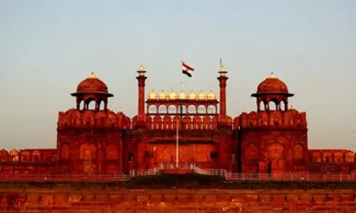 ചെങ്കോട്ട ഇനി തിങ്കളാഴ്ചയും തുറക്കും; ഉത്തരവ് പ്രാബല്യത്തില് ചെങ്കോട്ട ഇനി തിങ്കളാഴ്ചയും തുറക്കും; ഉത്തരവ് പ്രാബല്യത്തില്