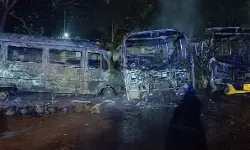 സ്‌കൂള്‍ ബസുകള്‍ കത്തിയ സംഭവത്തില്‍ ദുരൂഹതയെന്ന് പരാതി