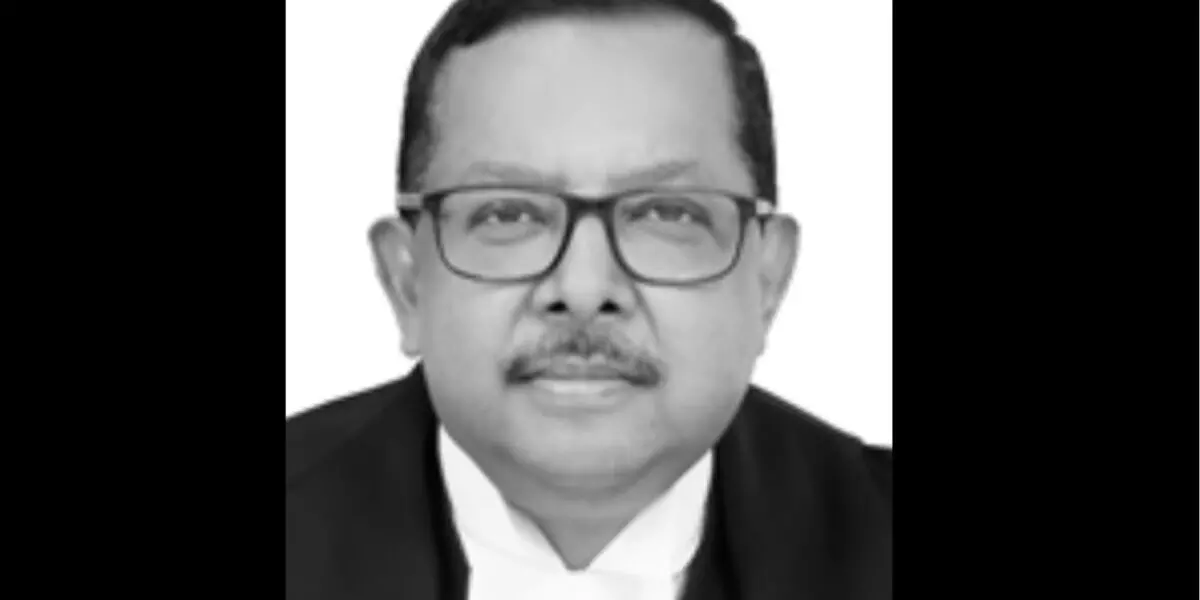 മുസ് ലിം ആയതിനാല് മാത്രം അവള്ക്ക് വീട് നിഷേധിച്ചു; ഭരണഘടനാ മൂല്യങ്ങളും സാമൂഹിക യാഥാര്ഥ്യവും തമ്മിലുള്ള അന്തരം ഓര്മിപ്പിച്ച് ജസ്റ്റിസ് ഭുയാന് മുസ് ലിം ആയതിനാല് മാത്രം അവള്ക്ക് വീട് നിഷേധിച്ചു; ഭരണഘടനാ മൂല്യങ്ങളും സാമൂഹിക യാഥാര്ഥ്യവും തമ്മിലുള്ള അന്തരം ഓര്മിപ്പിച്ച് ജസ്റ്റിസ് ഭുയാന്