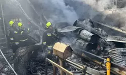 ഇറാനിയന് സൈനിക ഹെലികോപ്റ്റര് മാര്ക്കറ്റില് തകര്ന്ന് വീണു; രണ്ട് പൈലറ്റുമാരടക്കം നാല് പേര് കൊല്ലപ്പെട്ടു ഇറാനിയന് സൈനിക ഹെലികോപ്റ്റര് മാര്ക്കറ്റില് തകര്ന്ന് വീണു; രണ്ട് പൈലറ്റുമാരടക്കം നാല് പേര് കൊല്ലപ്പെട്ടു