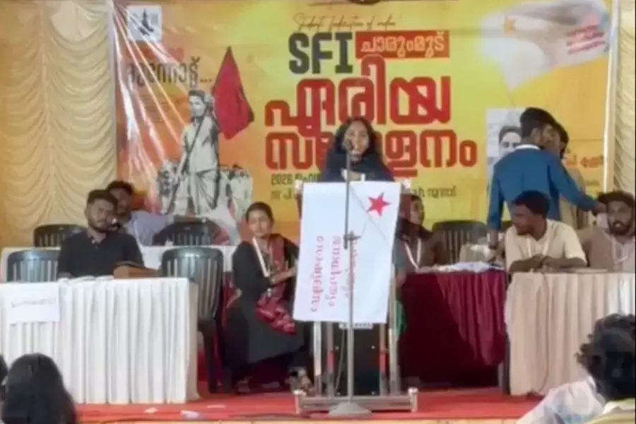 ഗോഡ് ഫാദര്‍മാര്‍ ഇല്ലാതെ എസ്എഫ്‌ഐയില്‍ വളരാന്‍ കഴിയില്ലെന്ന് എസ്എഫ്‌ഐ വനിതാ നേതാവ്