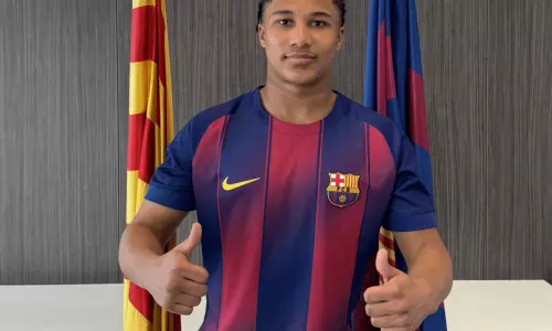 നോര്വിച്ച് സിറ്റിയുടെ 16കാരനെ സ്വന്തമാക്കി ബാഴ്സലോണ നോര്വിച്ച് സിറ്റിയുടെ 16കാരനെ സ്വന്തമാക്കി ബാഴ്സലോണ