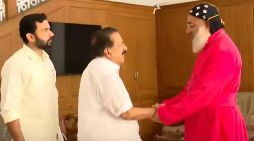 സഭാ അധ്യക്ഷന് കാതോലിക ബാവയുമായി കൂടിക്കാഴ്ച നടത്തി രമേശ് ചെന്നിത്തല സഭാ അധ്യക്ഷന് കാതോലിക ബാവയുമായി കൂടിക്കാഴ്ച നടത്തി രമേശ് ചെന്നിത്തല