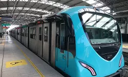 കൊച്ചി മെട്രോ സര്‍വീസ് തടസപ്പെട്ടു