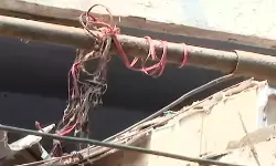 വലിയങ്ങാടിയില് വീണ്ടും കോണ്ക്രീറ്റ് സ്ലാബ് തകര്ന്നുവീണു വലിയങ്ങാടിയില് വീണ്ടും കോണ്ക്രീറ്റ് സ്ലാബ് തകര്ന്നുവീണു