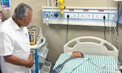 പ്രതിഷേധക്കാരെ കണ്ട് തിരിഞ്ഞു നോക്കിയ മന്ത്രിയെ സ്ട്രെച്ചറിലെടുത്ത് ഐ സി യുവിലാക്കി; ഹര്ഷീന പ്രതിഷേധക്കാരെ കണ്ട് തിരിഞ്ഞു നോക്കിയ മന്ത്രിയെ സ്ട്രെച്ചറിലെടുത്ത് ഐ സി യുവിലാക്കി; ഹര്ഷീന