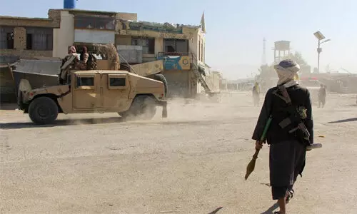 പാകിസ്താന് സൈനിക പോസ്റ്റുകള്ക്ക് നേരെ അഫ്ഗാന് ആക്രമണം; കാബൂളില് ബോംബിട്ട് തിരിച്ചടി പാകിസ്താന് സൈനിക പോസ്റ്റുകള്ക്ക് നേരെ അഫ്ഗാന് ആക്രമണം; കാബൂളില് ബോംബിട്ട് തിരിച്ചടി