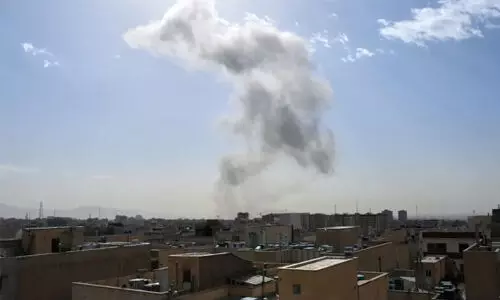 അഞ്ച് നഗരങ്ങളില് സ്ഫോടനമെന്ന് ഇറാന് മാധ്യമങ്ങള്; ആക്രമണത്തില് അമേരിക്കയും പങ്കെടുത്തതായി ട്രംപ് അഞ്ച് നഗരങ്ങളില് സ്ഫോടനമെന്ന് ഇറാന് മാധ്യമങ്ങള്; ആക്രമണത്തില് അമേരിക്കയും പങ്കെടുത്തതായി ട്രംപ്