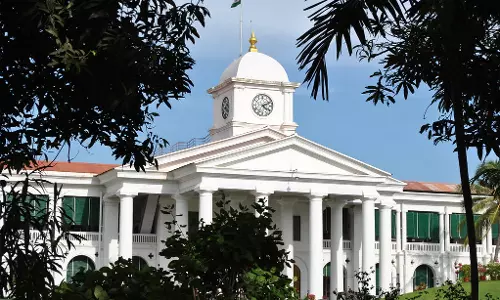 സര്‍ക്കാര്‍ ജീവനക്കാര്‍ക്ക് അഷ്വേര്‍ഡ് പെന്‍ഷന്‍; ഏപ്രില്‍ ഒന്നു മുതല്‍ പ്രാബല്യത്തില്‍