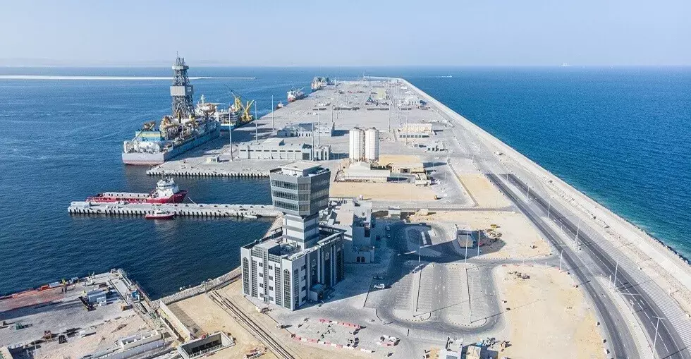 ഒമാനിലും ആക്രമണം: വാണിജ്യ തുറമുഖത്ത് രണ്ട് ഡ്രോണ്‍ ആക്രമണങ്ങള്‍, ഒരു വിദേശ തൊഴിലാളിക്ക് പരിക്കേറ്റു