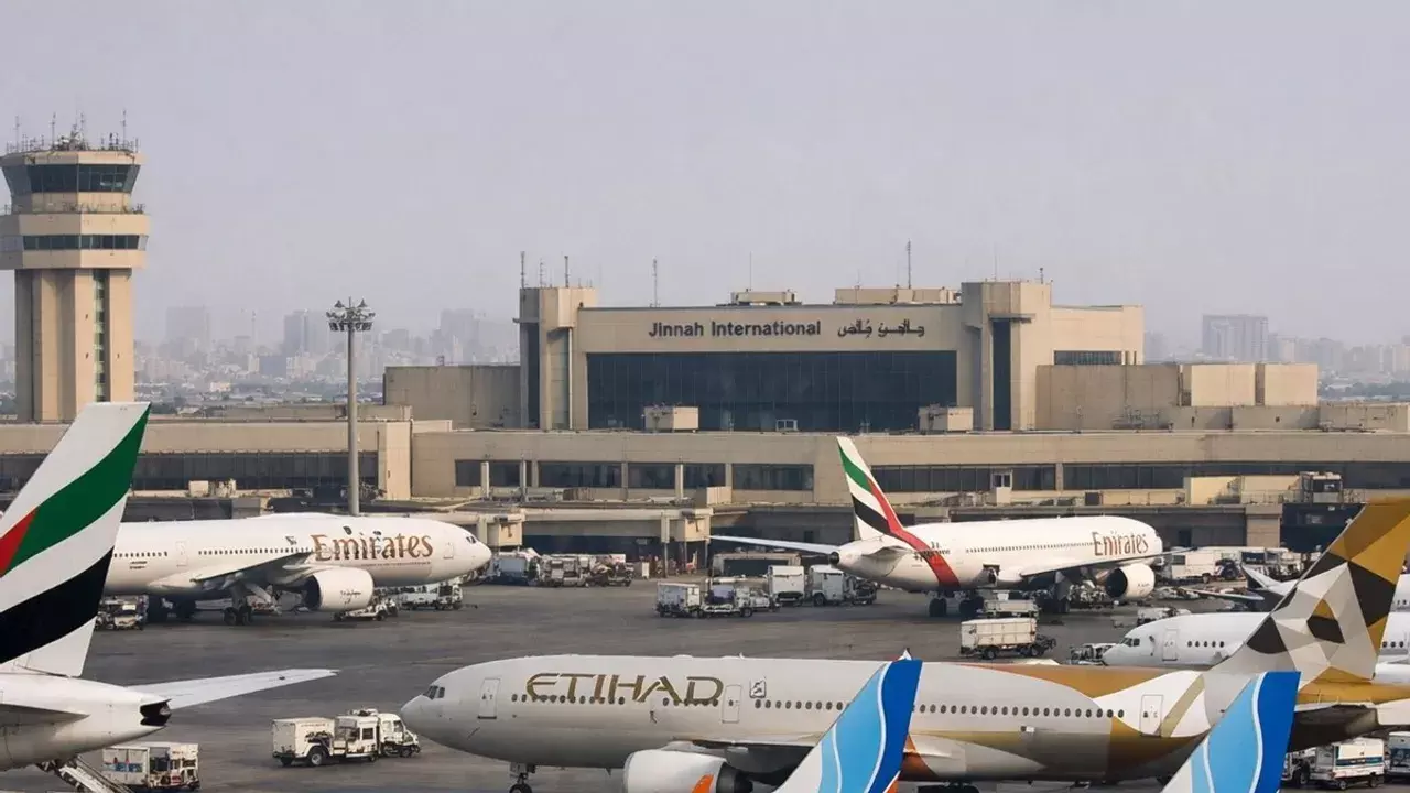 ഇറാന്‍-ഇസ്രായേല്‍ സംഘര്‍ഷം; മൂന്ന് മലയാളികള്‍ കറാച്ചി വിമാനത്താവളത്തില്‍ കുടുങ്ങി