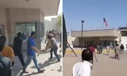 ഇറാന്‍-ഇസ്രായേല്‍ സംഘര്‍ഷം: പാകിസ്താനില്‍ യുഎസ് എംബസി ആക്രമിച്ച് ജനം (വീഡിയോ)