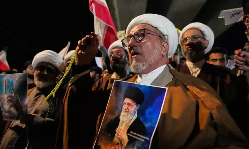 ആയത്തുല്ലാ അലി ഖാംനഈയുടെ കൊലപാതകം; ബാഗ്ദാദില് വന് പ്രതിഷേധം (വീഡിയോ) ആയത്തുല്ലാ അലി ഖാംനഈയുടെ കൊലപാതകം; ബാഗ്ദാദില് വന് പ്രതിഷേധം (വീഡിയോ)