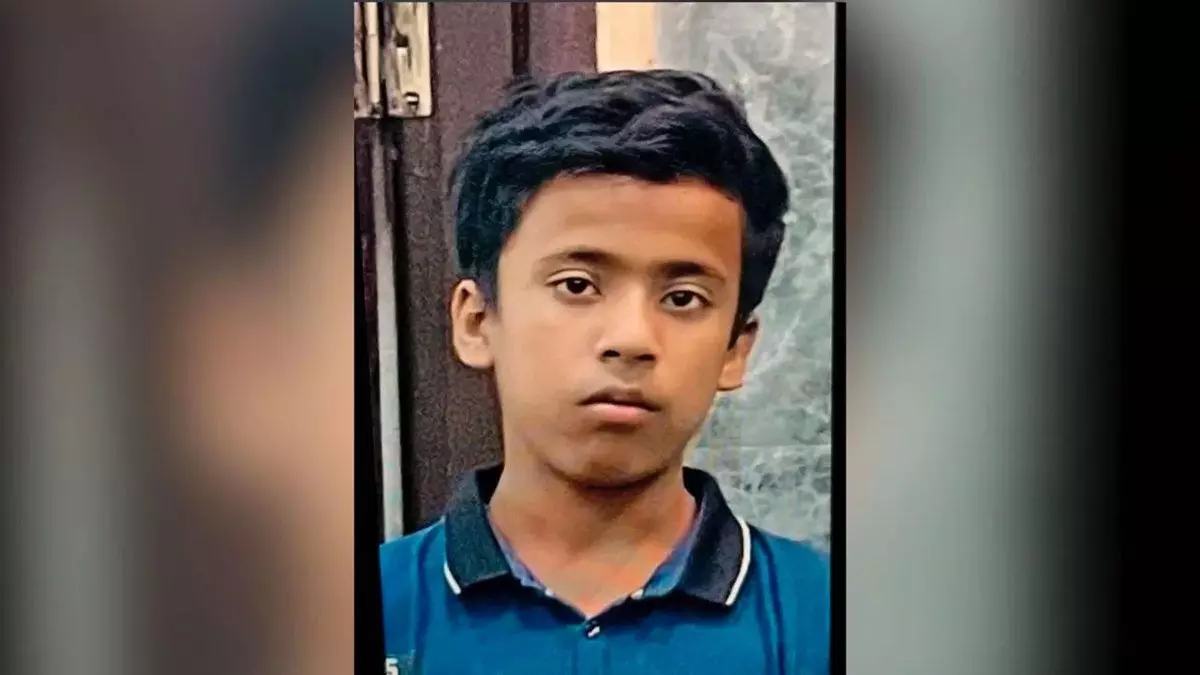 ലഖ്നോവിലെ മുസ് ലിം ബാലന്റെ മരണം കൊലപാതകമെന്ന് ബന്ധുക്കള്; ബിജെപി നേതാവിന്റെ ബന്ധു ഉള്പ്പെടെ നാല് പേര്ക്കെതിരേ കേസ് ലഖ്നോവിലെ മുസ് ലിം ബാലന്റെ മരണം കൊലപാതകമെന്ന് ബന്ധുക്കള്; ബിജെപി നേതാവിന്റെ ബന്ധു ഉള്പ്പെടെ നാല് പേര്ക്കെതിരേ കേസ്