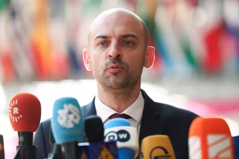 യുഎഇയെ ലക്ഷ്യം വച്ചുള്ള ഇറാനിയന് ഡ്രോണുകളെ തങ്ങളുടെ യുദ്ധവിമാനങ്ങള് നിര്വീര്യമാക്കി: ഫ്രാന്സ് വിദേശകാര്യമന്ത്രി യുഎഇയെ ലക്ഷ്യം വച്ചുള്ള ഇറാനിയന് ഡ്രോണുകളെ തങ്ങളുടെ യുദ്ധവിമാനങ്ങള് നിര്വീര്യമാക്കി: ഫ്രാന്സ് വിദേശകാര്യമന്ത്രി