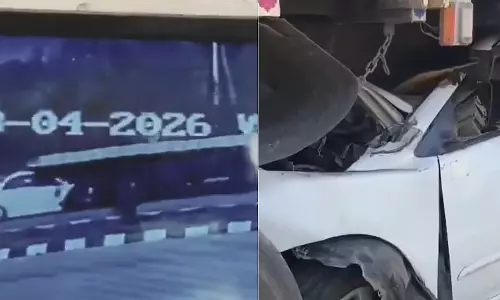 കാര്‍ ലോറിയിലിടിച്ച് അപകടം; അഞ്ചു മരണം