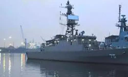 ഇന്ത്യന് മഹാസമുദ്രത്തില് ശ്രീലങ്കയുടെ തെക്കന് തീരത്ത് ഇറാനിയന് യുദ്ധക്കപ്പലിന് നേരെ ആക്രമണം; 80 ഇറാനിയന് നാവികര് കൊല്ലപ്പെട്ടു, 150 പേരെ കാണാനില്ല ഇന്ത്യന് മഹാസമുദ്രത്തില് ശ്രീലങ്കയുടെ തെക്കന് തീരത്ത് ഇറാനിയന് യുദ്ധക്കപ്പലിന് നേരെ ആക്രമണം; 80 ഇറാനിയന് നാവികര് കൊല്ലപ്പെട്ടു, 150 പേരെ കാണാനില്ല