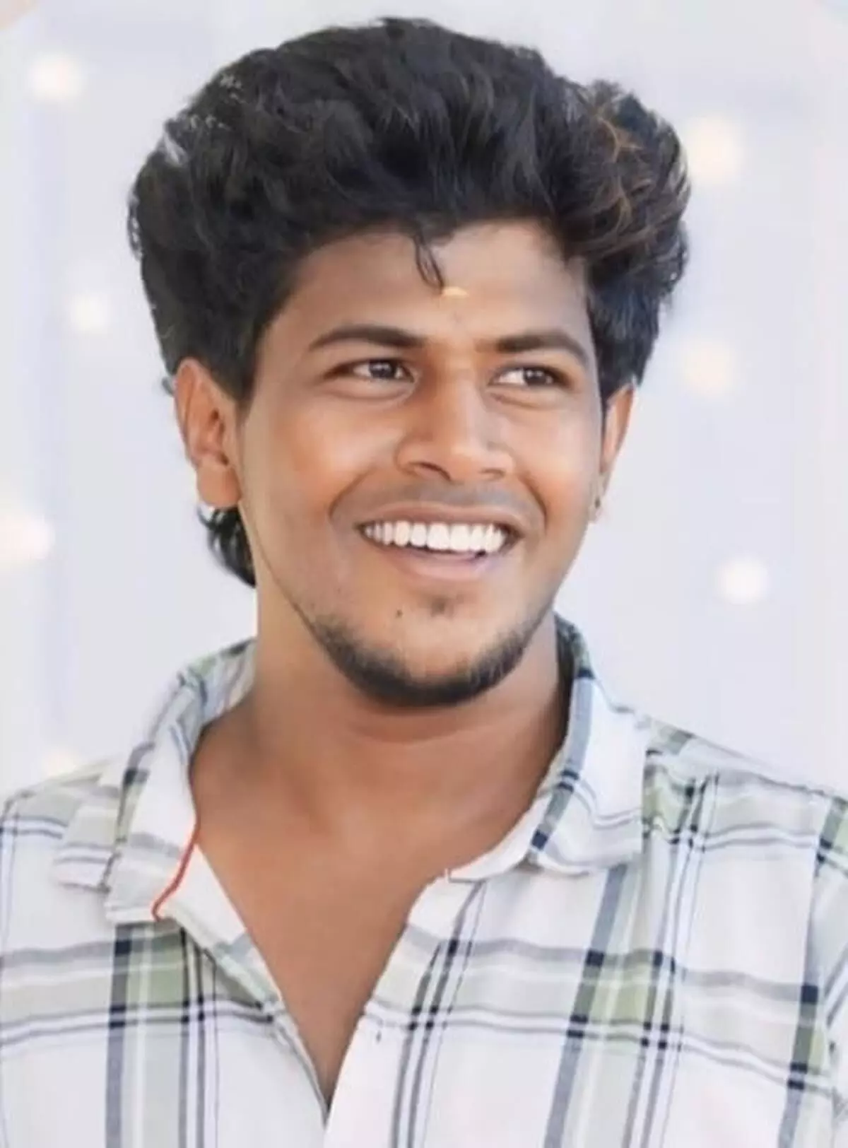 തമിഴ്നാട്ടിലെ ശിവഗംഗയില് കസ്റ്റഡിയിലിരിക്കെ ദലിത് യുവാവ് മരിച്ചു; ഗുരുതര ആരോപണവുമായി കുടുംബം തമിഴ്നാട്ടിലെ ശിവഗംഗയില് കസ്റ്റഡിയിലിരിക്കെ ദലിത് യുവാവ് മരിച്ചു; ഗുരുതര ആരോപണവുമായി കുടുംബം