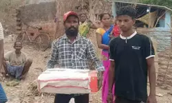 നവജാത ശിശുവിന്റെ മൃതദേഹം വീട്ടിലെത്തിക്കാന്‍ ആംബുലന്‍സ് നല്‍കിയില്ല; കുഞ്ഞിന്റെ മൃതദേഹം കാര്‍ഡ്‌ബോര്‍ഡ് പെട്ടിയിലാക്കി പിതാവ്