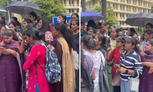 കോഴിക്കോട്ട് സമരം ചെയ്യുന്ന നഴ്‌സുമാരെ മാനേജ്‌മെന്റ് പൂട്ടിയിട്ടെന്ന് പരാതി