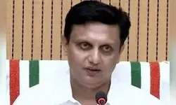 കാസര്‍കോട്ടെ സമാന്തര ഉദ്ഘാടനത്തിന് പിന്നാലെ കോഴിക്കോട് റോഡ് ഷോ; മന്ത്രി മുഹമ്മദ് റിയാസിന്റെ നേതൃത്വത്തില്‍ വെങ്ങളം-രാമനാട്ടുകര റീച്ചില്‍