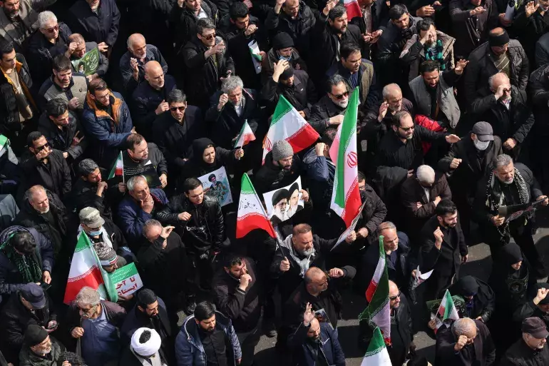 യുദ്ധത്തില് 25 ലക്ഷം കോടി രൂപയുടെ നഷ്ടമുണ്ടായതായി ഇറാന് യുദ്ധത്തില് 25 ലക്ഷം കോടി രൂപയുടെ നഷ്ടമുണ്ടായതായി ഇറാന്