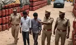 മധുരയില്‍ 398 പാചകവാതക സിലിണ്ടറുകള്‍ പിടികൂടി; രണ്ടുപേര്‍ ഗുണ്ടാ നിയമത്തില്‍ അറസ്റ്റില്‍