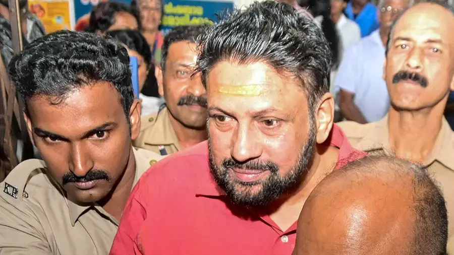 ശബരിമല സ്വര്ണക്കൊള്ള കേസ്; എസ്ഐടിയുടെ അപ്പീലില് തന്ത്രിക്ക് ഹൈക്കോടതി നോട്ടീസ് ശബരിമല സ്വര്ണക്കൊള്ള കേസ്; എസ്ഐടിയുടെ അപ്പീലില് തന്ത്രിക്ക് ഹൈക്കോടതി നോട്ടീസ്