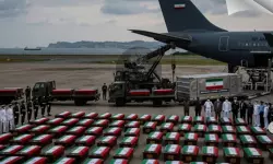 രക്തസാക്ഷികളുടെ നിഴലില്‍ ആയിരം ധീരന്മാര്‍ ഉയര്‍ന്നുവരും; കൊല്ലപ്പെട്ട ഇറാനിയന്‍ നാവികര്‍ക്ക് തെഹ്‌റാനിലെ 34 ചത്വരങ്ങളില്‍ അന്തിമോപചാരം