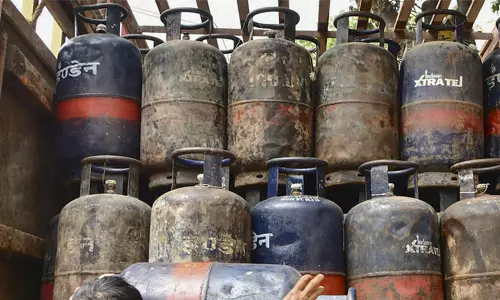 പാചകവാതക ക്ഷാമം: ഈ മാസം 23ന് ഹോട്ടലുകള്‍ അടച്ചിടുമെന്ന് അസോസിയേഷന്‍