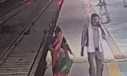 എട്ടു വയസ്സുകാരിയെ മാതാവ് ഓടുന്ന ട്രെയിനിന് മുന്നിലേക്ക് തള്ളിയിട്ടു