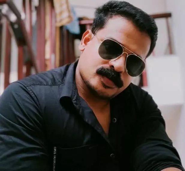 പരപ്പനങ്ങാടി സിഐയെ കുത്തിപ്പരിക്കേല്പ്പിച്ച സംഭവം; പ്രതിയെ പിടികൂടിയില്ല പരപ്പനങ്ങാടി സിഐയെ കുത്തിപ്പരിക്കേല്പ്പിച്ച സംഭവം; പ്രതിയെ പിടികൂടിയില്ല