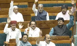 ട്രാന്‍സ്‌ജെന്‍ഡര്‍ ബില്‍ പാസാക്കി; വ്യക്തിപരമായ താല്‍പര്യമോ സ്വയം പ്രഖ്യാപിത ലിംഗസ്വത്വമോ അംഗീകരിക്കില്ല